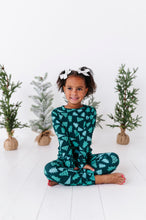 Load image into Gallery viewer, Green Pine Tree Two-Piece Long Set
