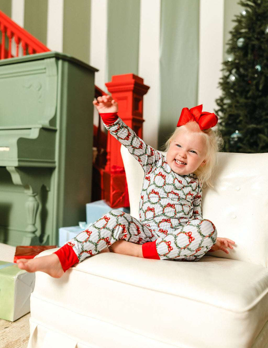 LPC X Tiffany Houghton Wreaths and Ribbons Two Piece Pajama Set