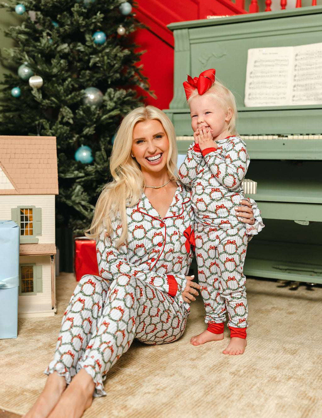 LPC X Tiffany Houghton Wreaths and Ribbons Two Piece Pajama Set