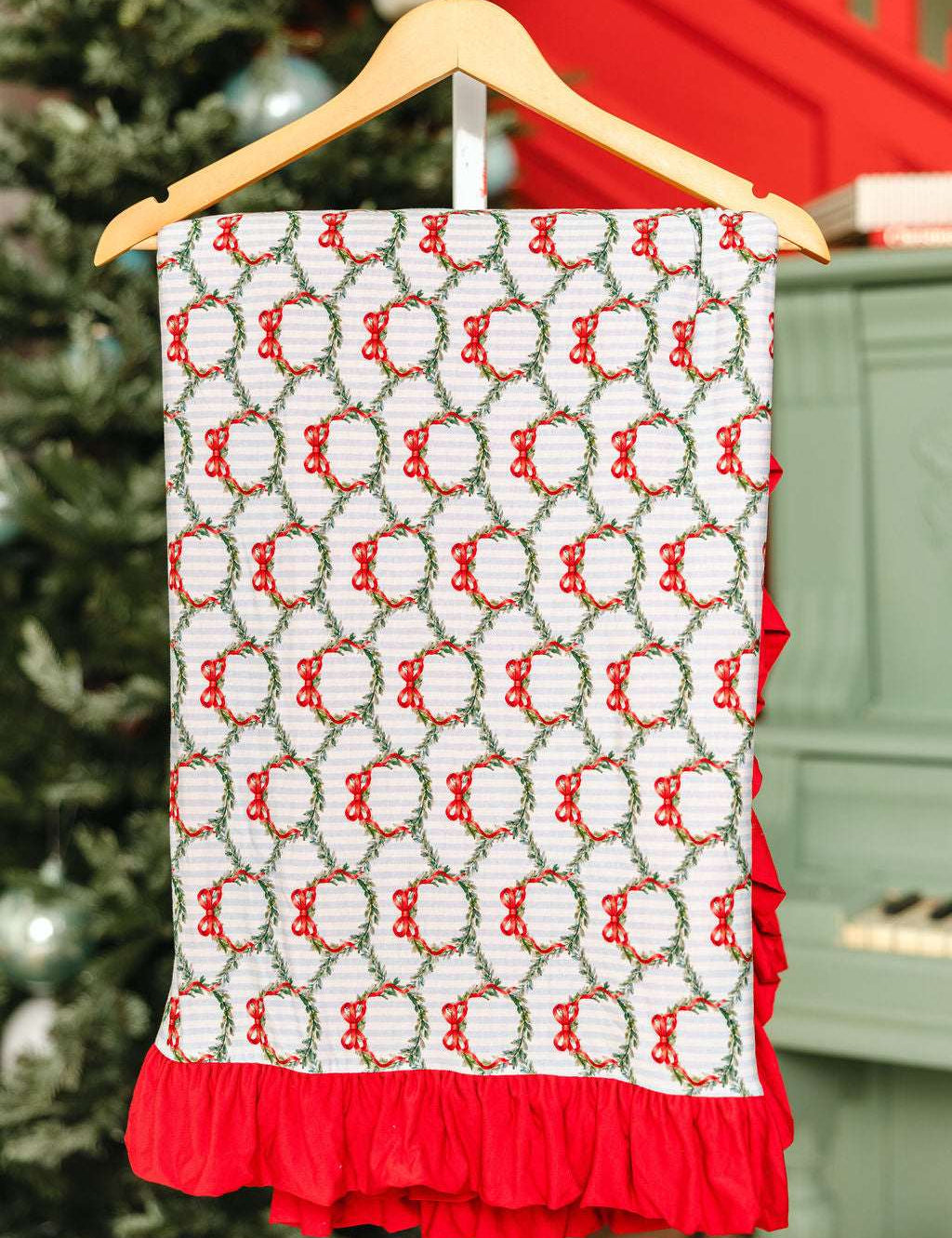 LPC X Tiffany Houghton Wreaths and Ribbons Plush Blanket