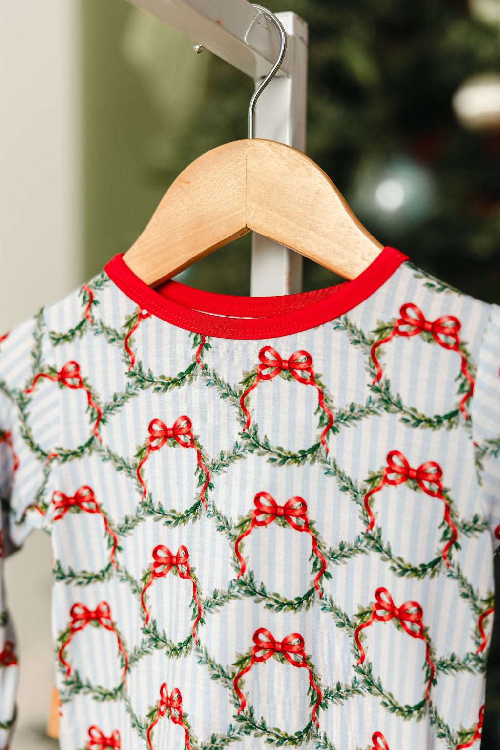 LPC X Tiffany Houghton Wreaths and Ribbons Two Piece Pajama Set