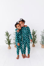 Load image into Gallery viewer, Green Pine Tree Two-Piece Long Set
