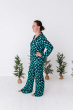 Load image into Gallery viewer, Green Pine Tree Women&#39;s Flare Set
